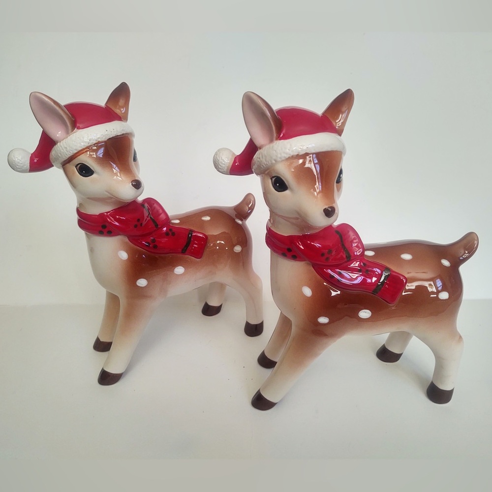 🎁Ceramic Deer in Holiday Scarf and Santa Hat - Set of 2 - NWOT